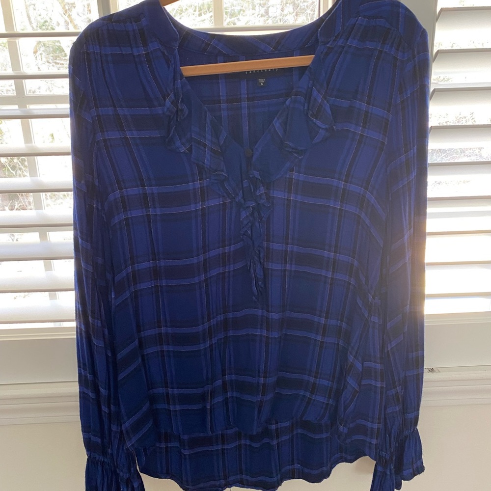 Sanctuary top with ruffle details